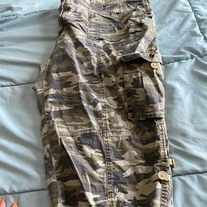 Capris. Camo